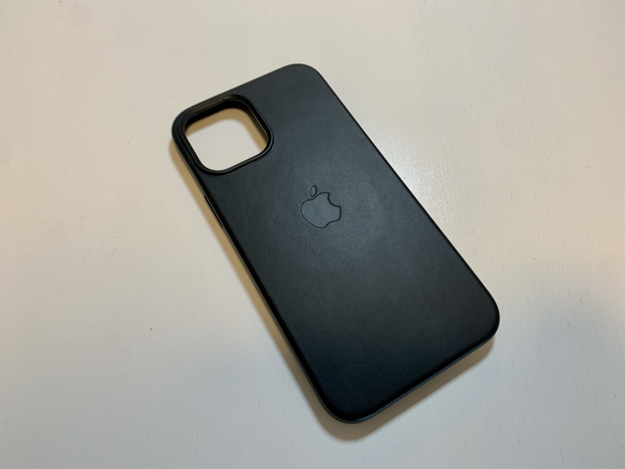 徹底レビュー】iPhone 12 Pro Max の純正レザーケースを買った感想【手入れ方法も紹介】 - Kits Blog